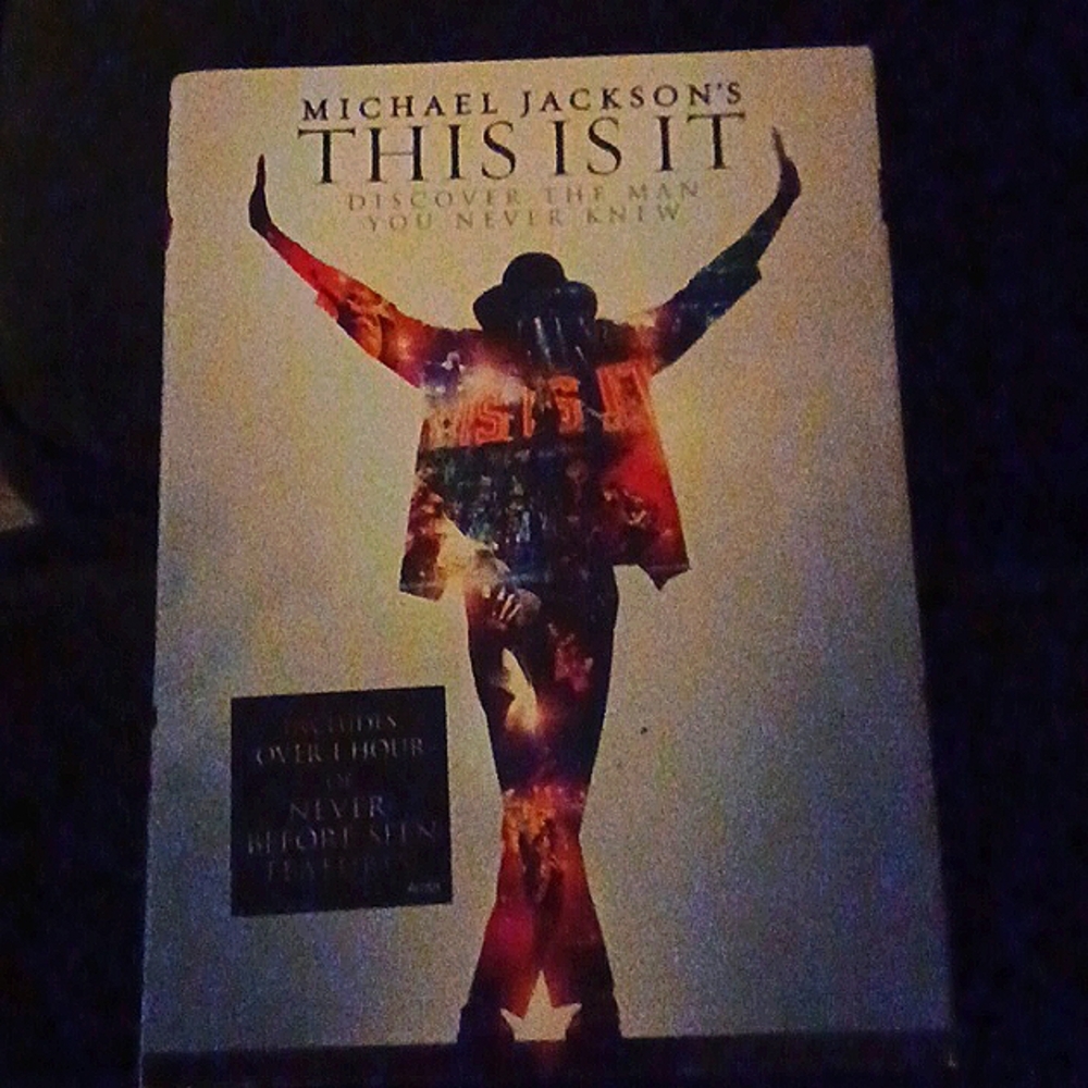 Michael Jackson CD THIS IS IT